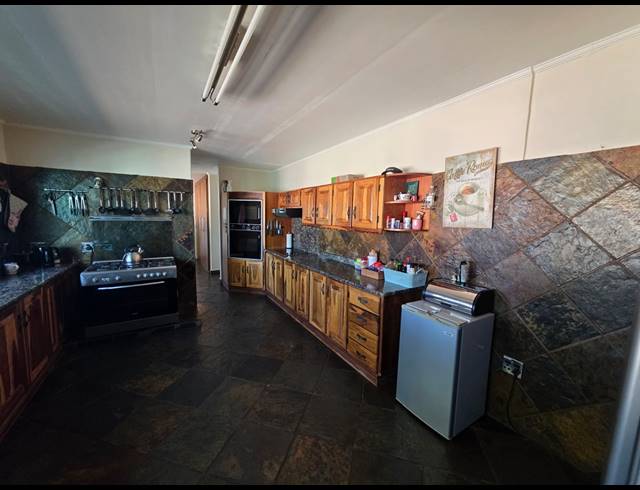 4 BEDROOM HOUSE FOR SALE IN LINDEQUESDRIF